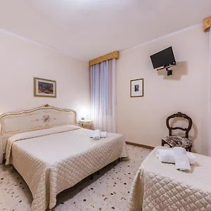 ca-leon-doro.hotelinveneto.com/