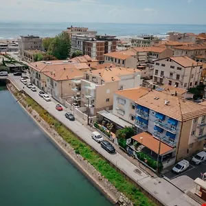 Hotel Hotel New Burlamacco