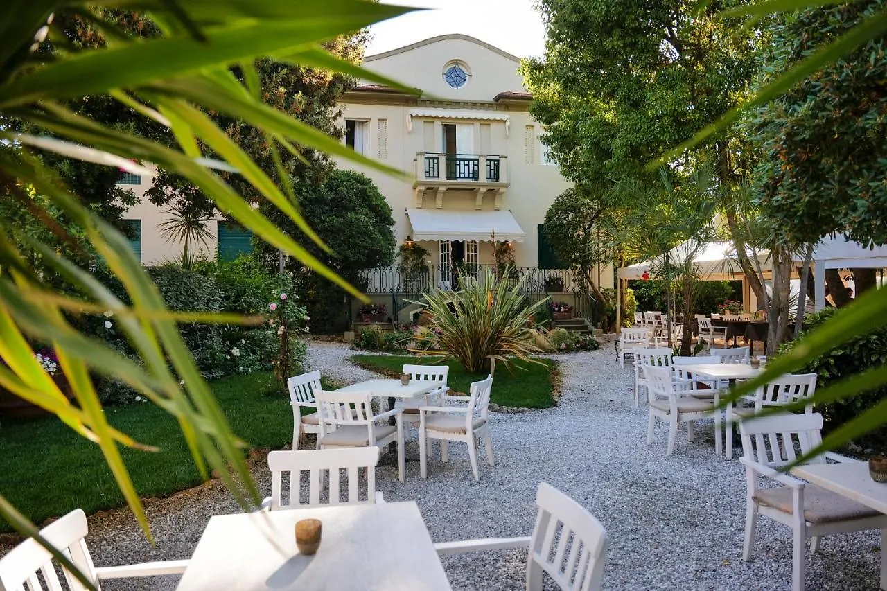 Hotel Club I Pini - Residenza D'Epoca In Versilia Lido di Camaiore